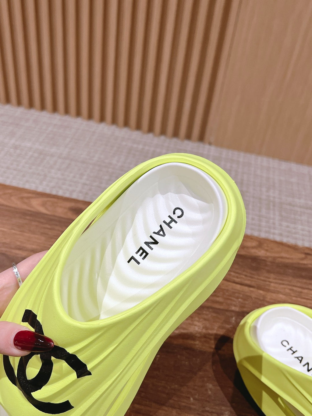 Luxury Shoes Chanel Unisex