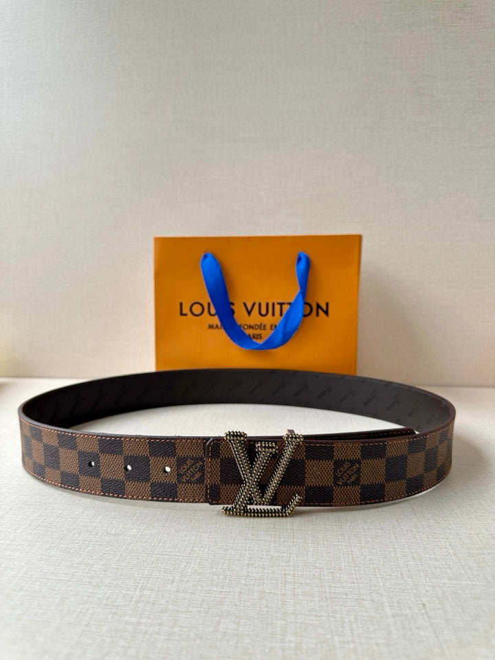 Louis Vuitton belt with dark checkered canvas and silver V-buckle