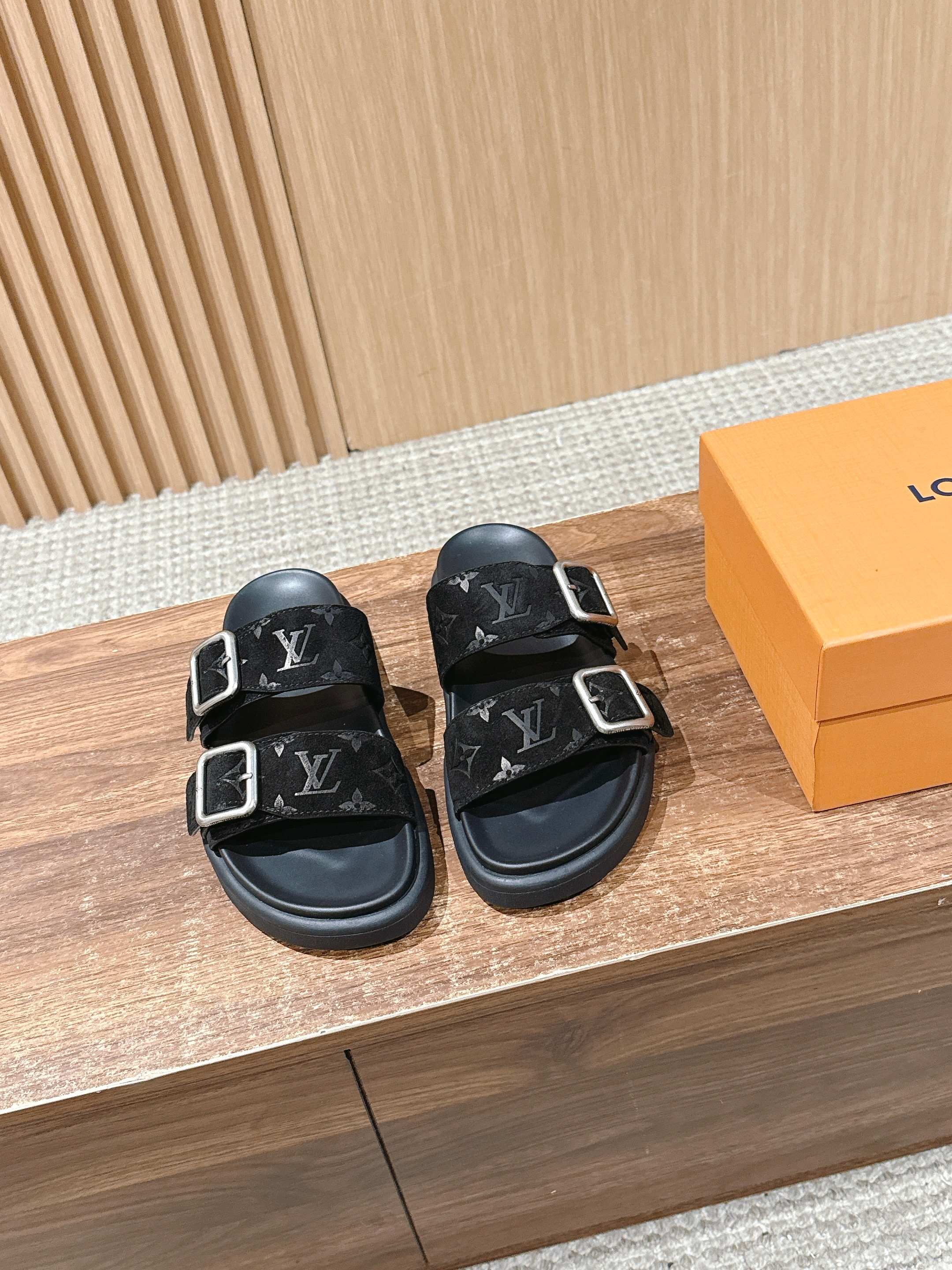 Luxury Shoes Louis Vuitton Sandals