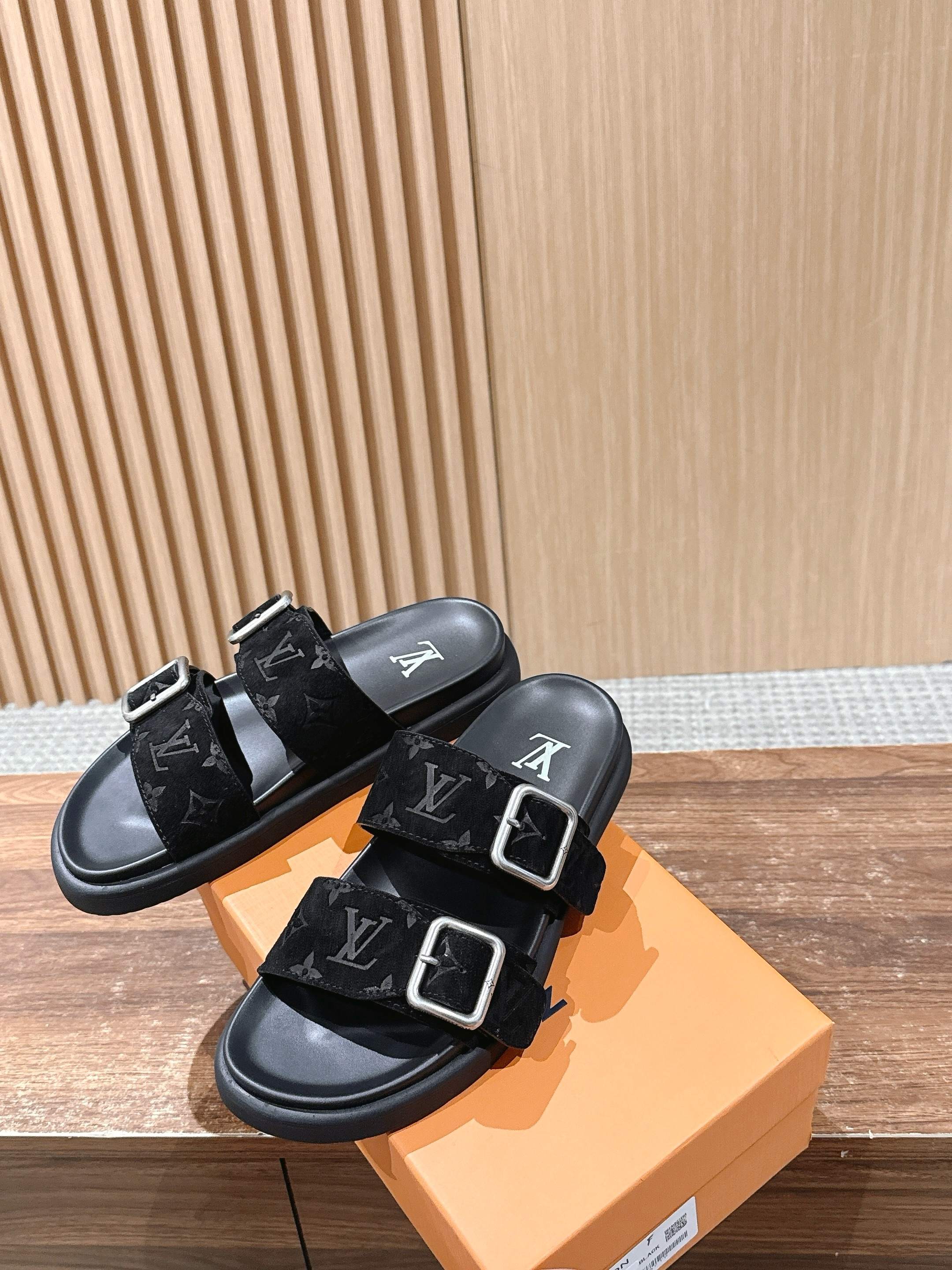 Luxury Shoes Louis Vuitton Sandals