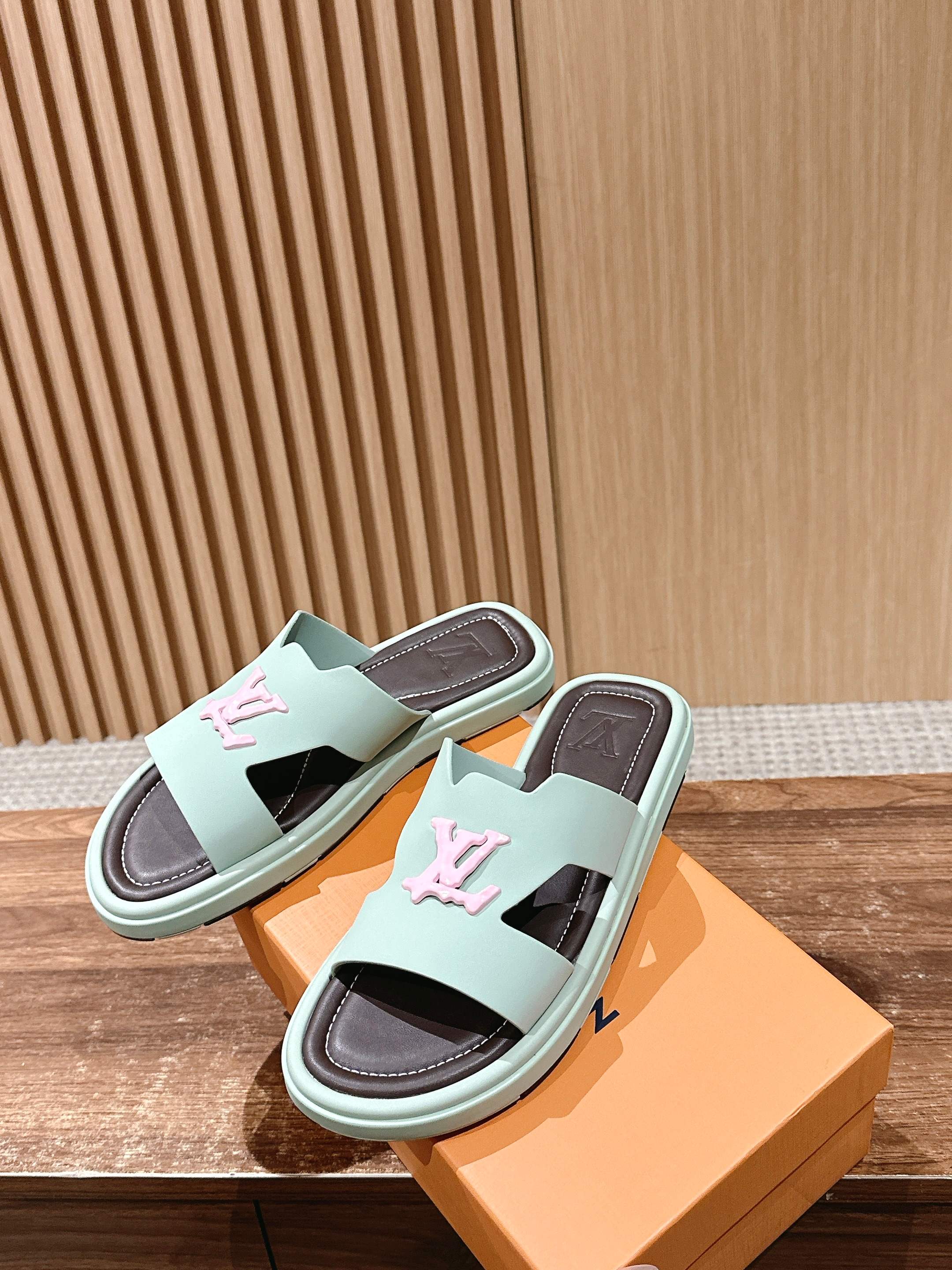 Luxury Shoes Louis Vuitton Sandals