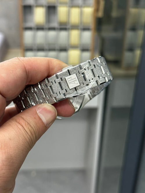 Audemars Piguet watch steel bracelet links and clasp detail, side view