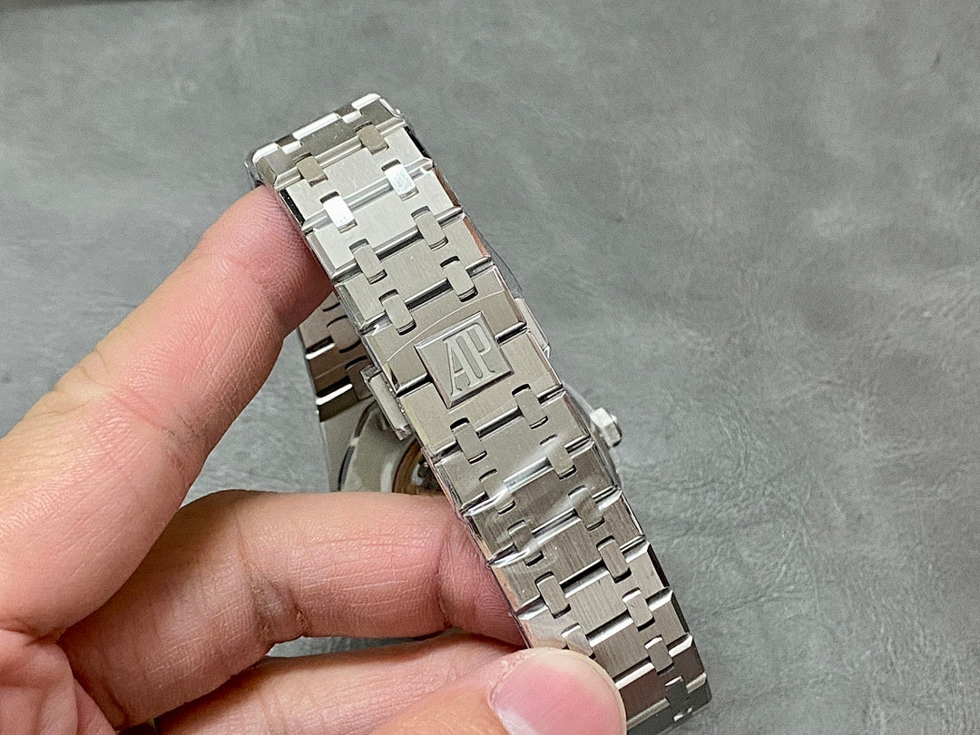 Audemars Piguet Royal Oak watch with silver metal link bracelet, side view