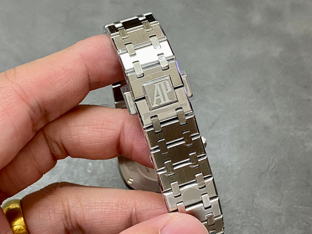 Audemars Piguet Royal Oak watch clasp and bracelet links in metal finish