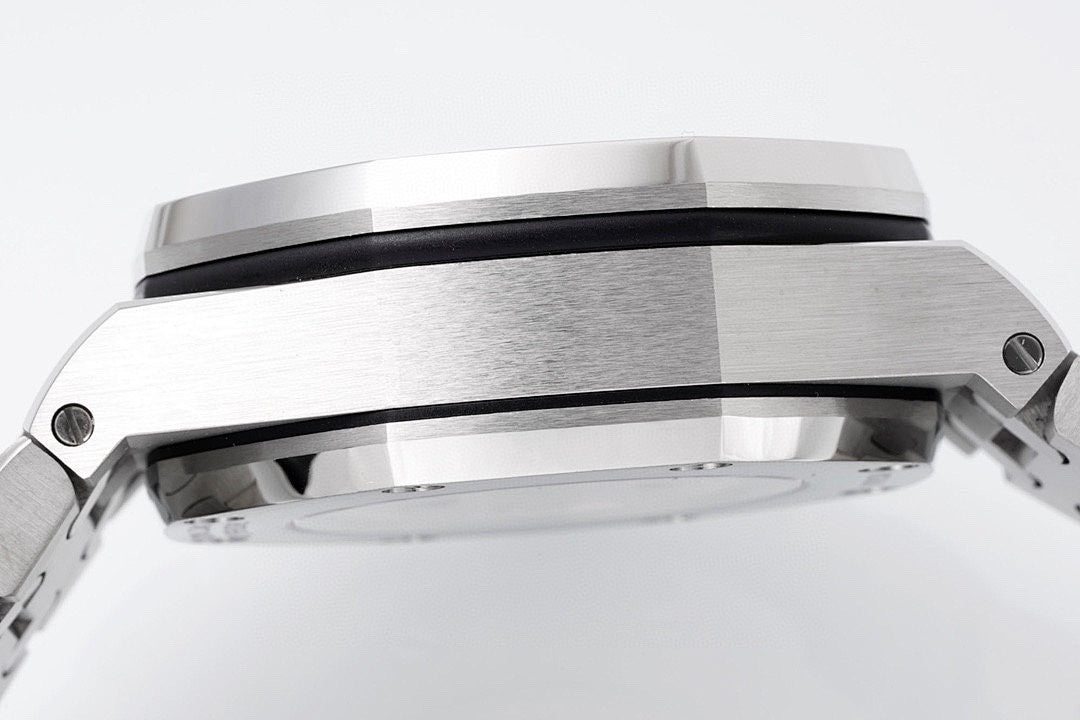 Audemars Piguet watch case closeup with brushed metal bezel and black bezel ring