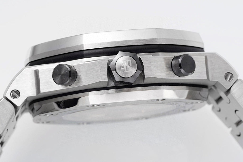 Stainless steel watch case with crown and side pushers