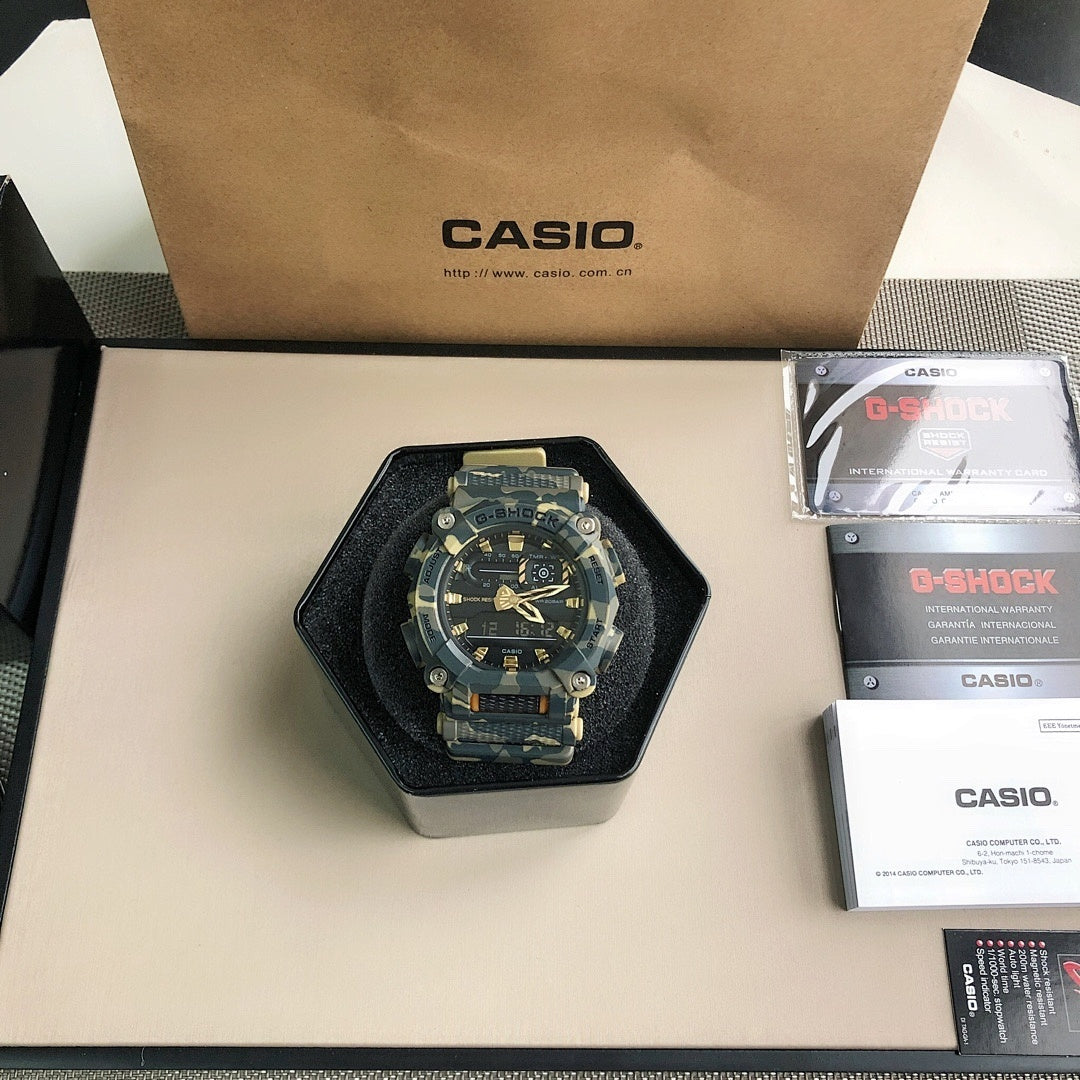 G-SHOCK watch set: watch in black box with retail cards on the side