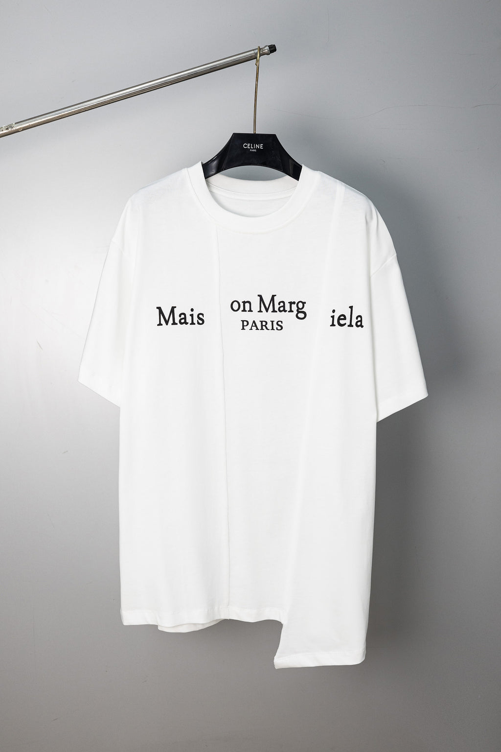 White Maison Margiela T-shirt with Mais on Marg PARIS jela print