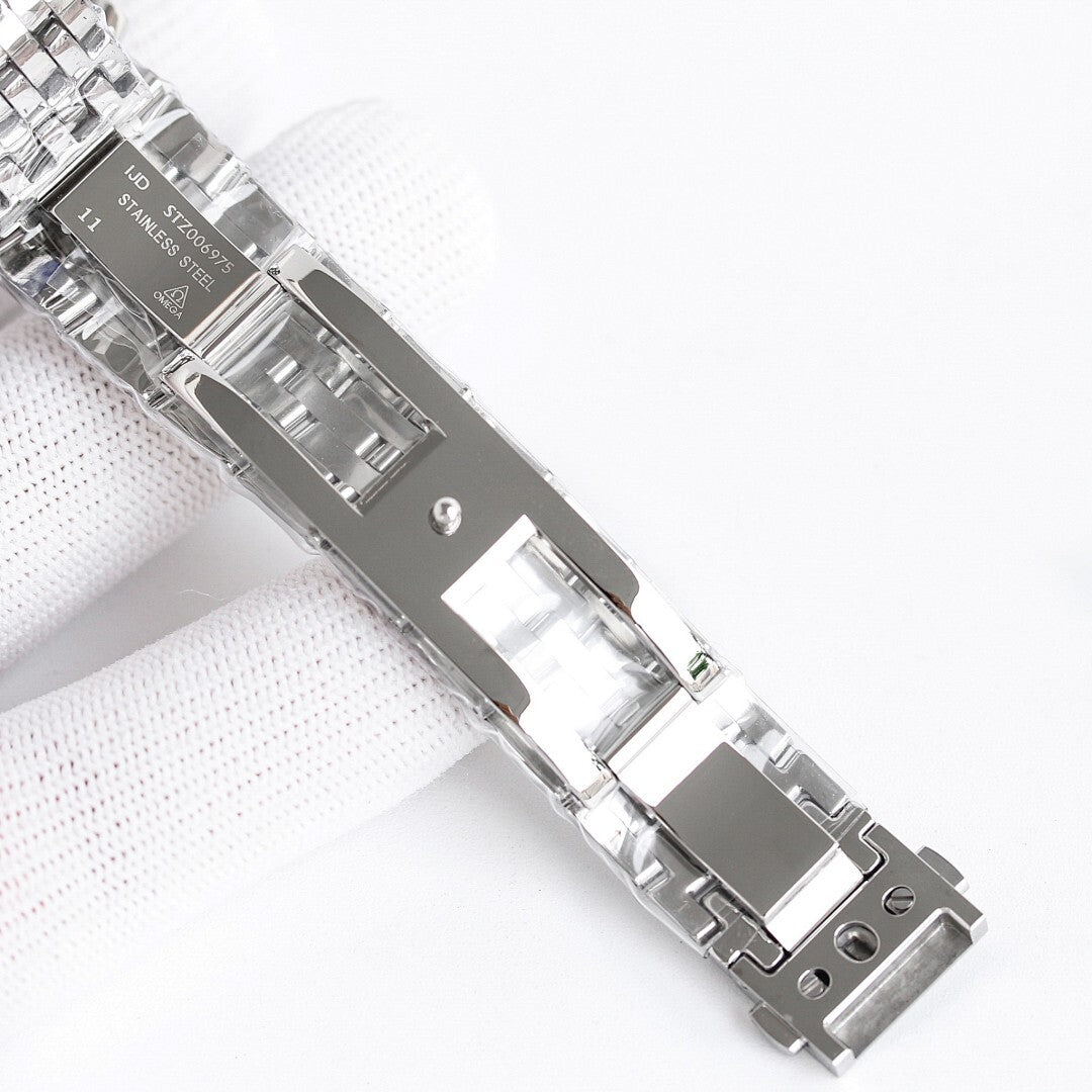 Stainless steel watch case with clasp and attachment details on bracelet links