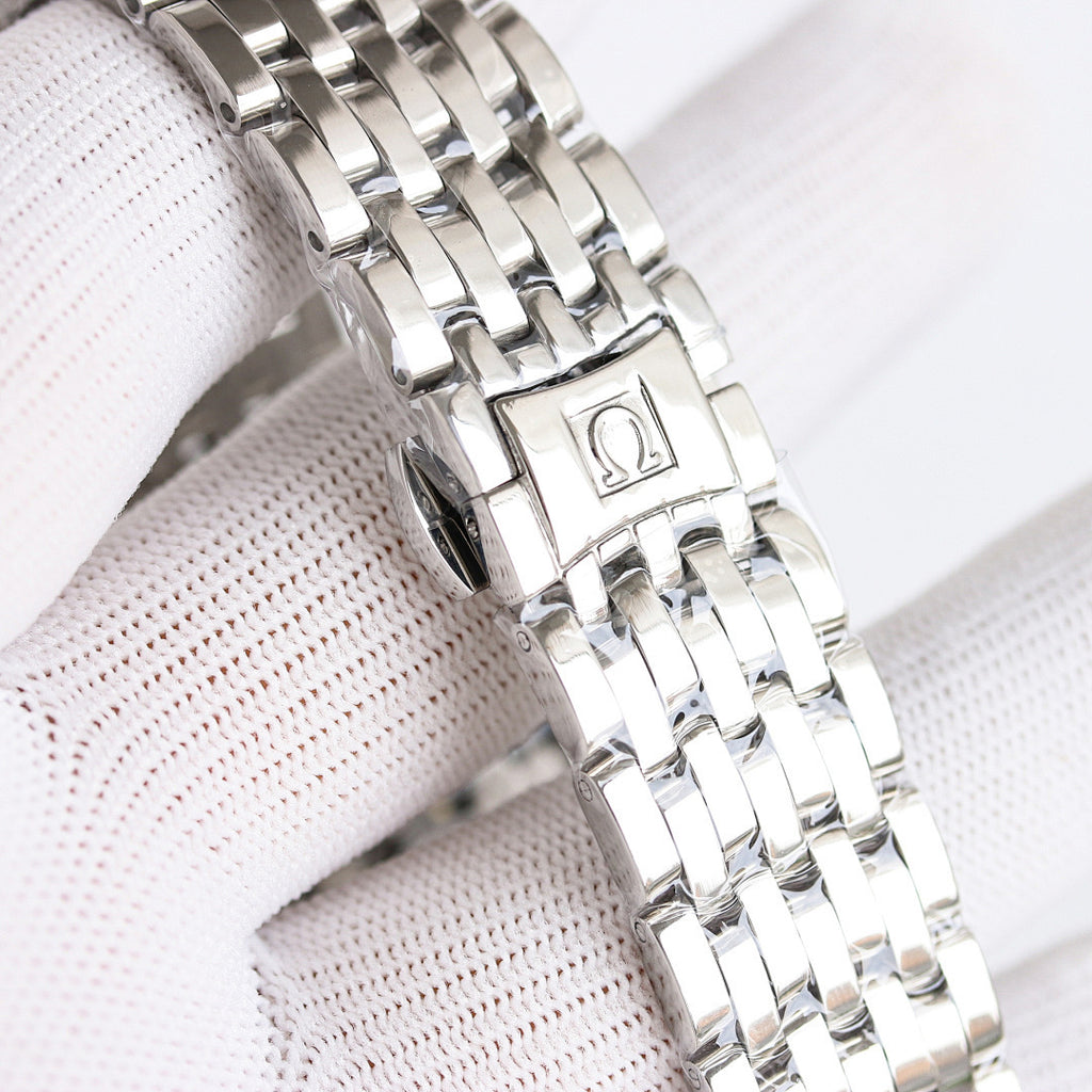 Seamaster wristwatch bracelet clasp and links in polished silver metal
