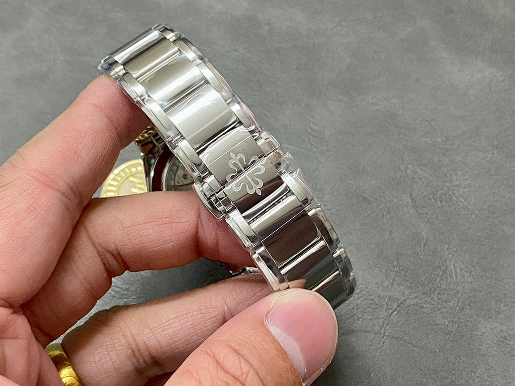 Patek Philippe steel bracelet and case profile with clasp section visible
