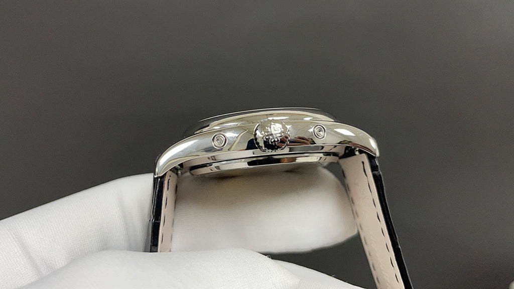 Wristwatch stainless steel bezel with crown and black leather strap