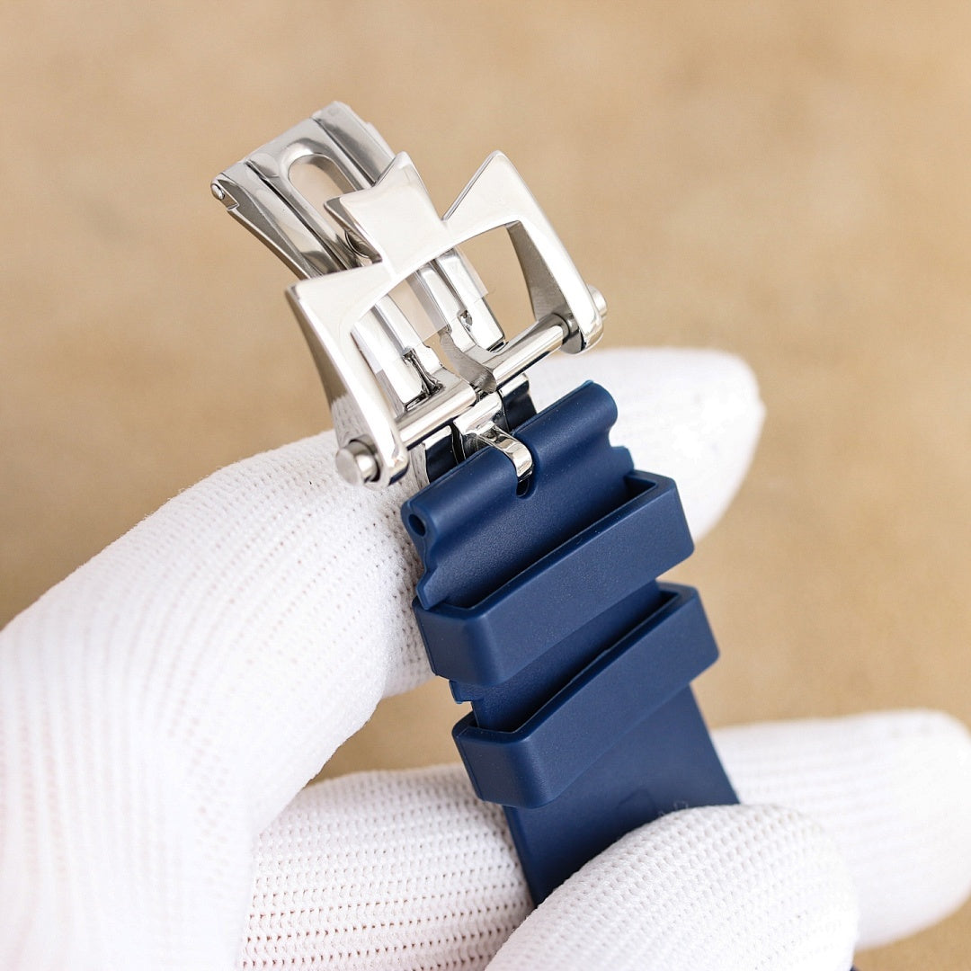 Vacheron Constantin wristwatch, steel clasp and lugs, blue rubber strap
