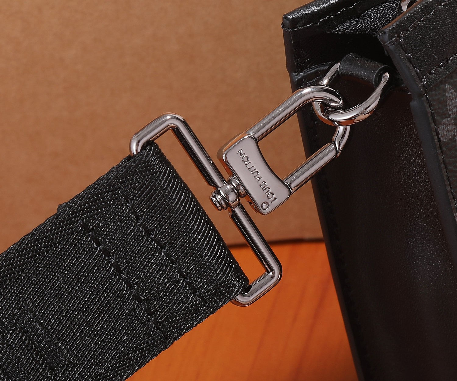Bags Men Louis Vuitton