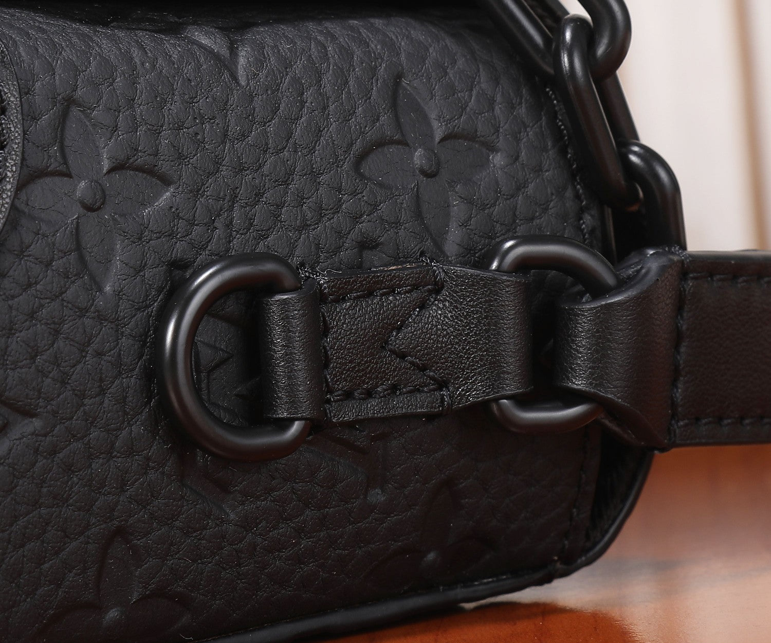 Bags Men Louis Vuitton
