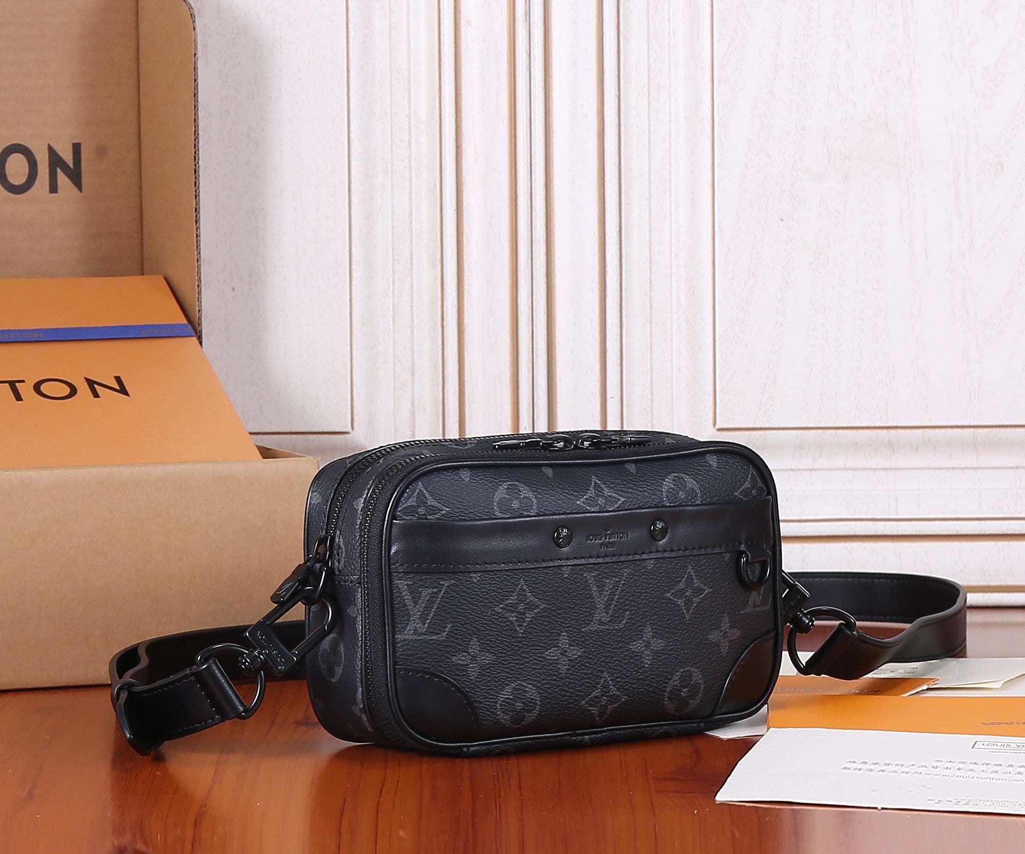 Bags Men Louis Vuitton