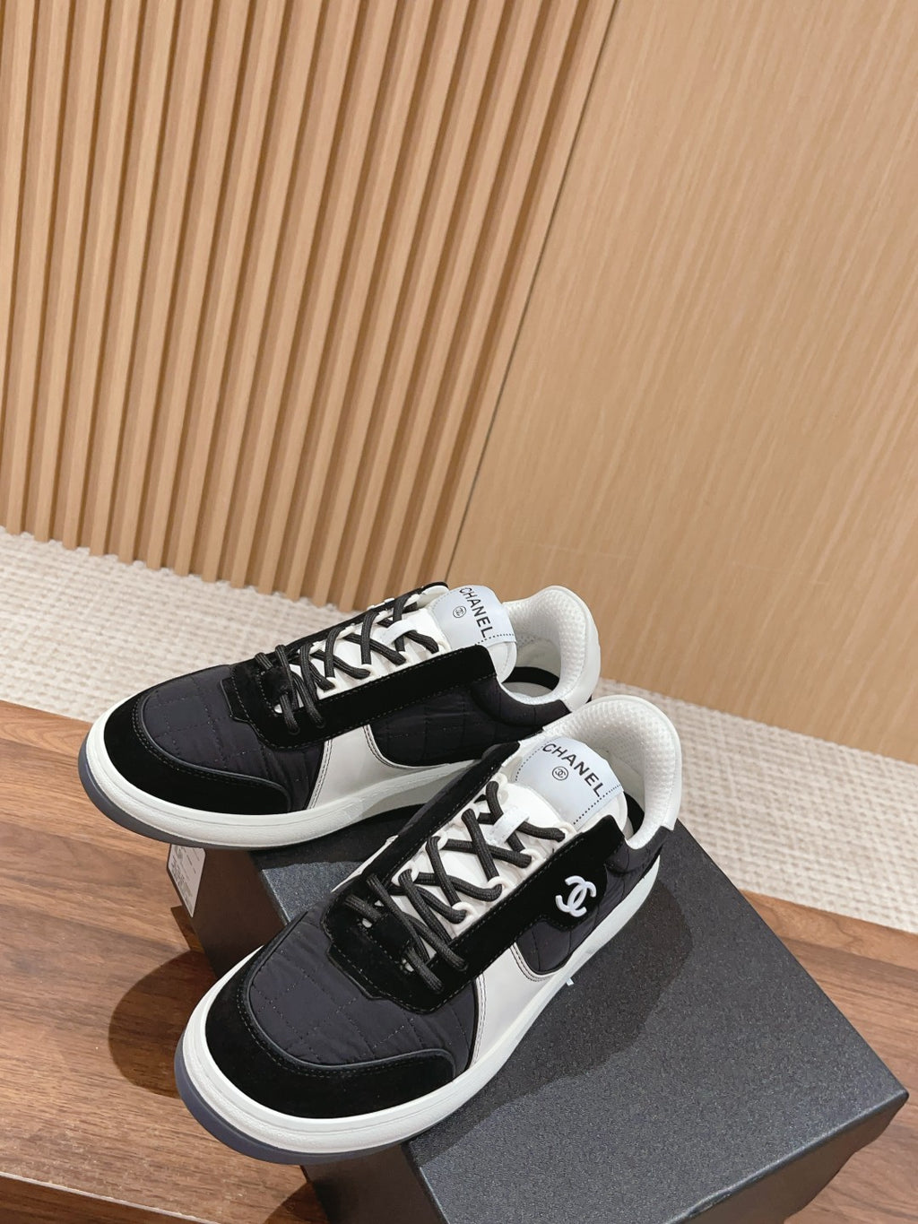 Luxury Shoes Chanel Unisex