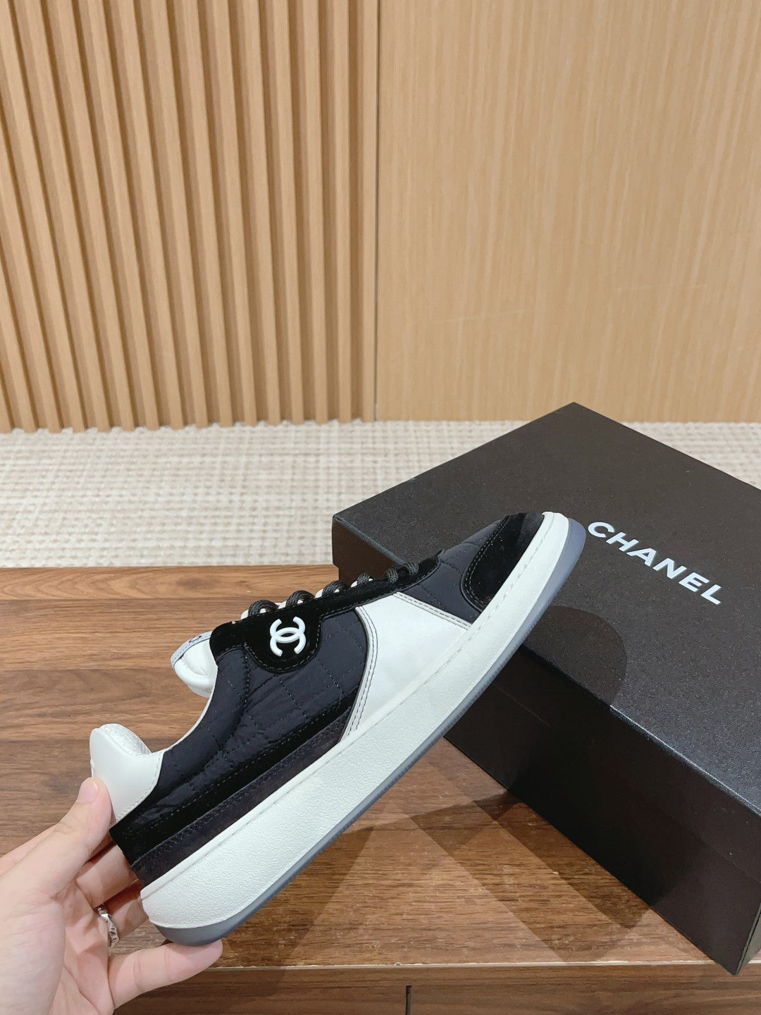 Luxury Shoes Chanel Unisex