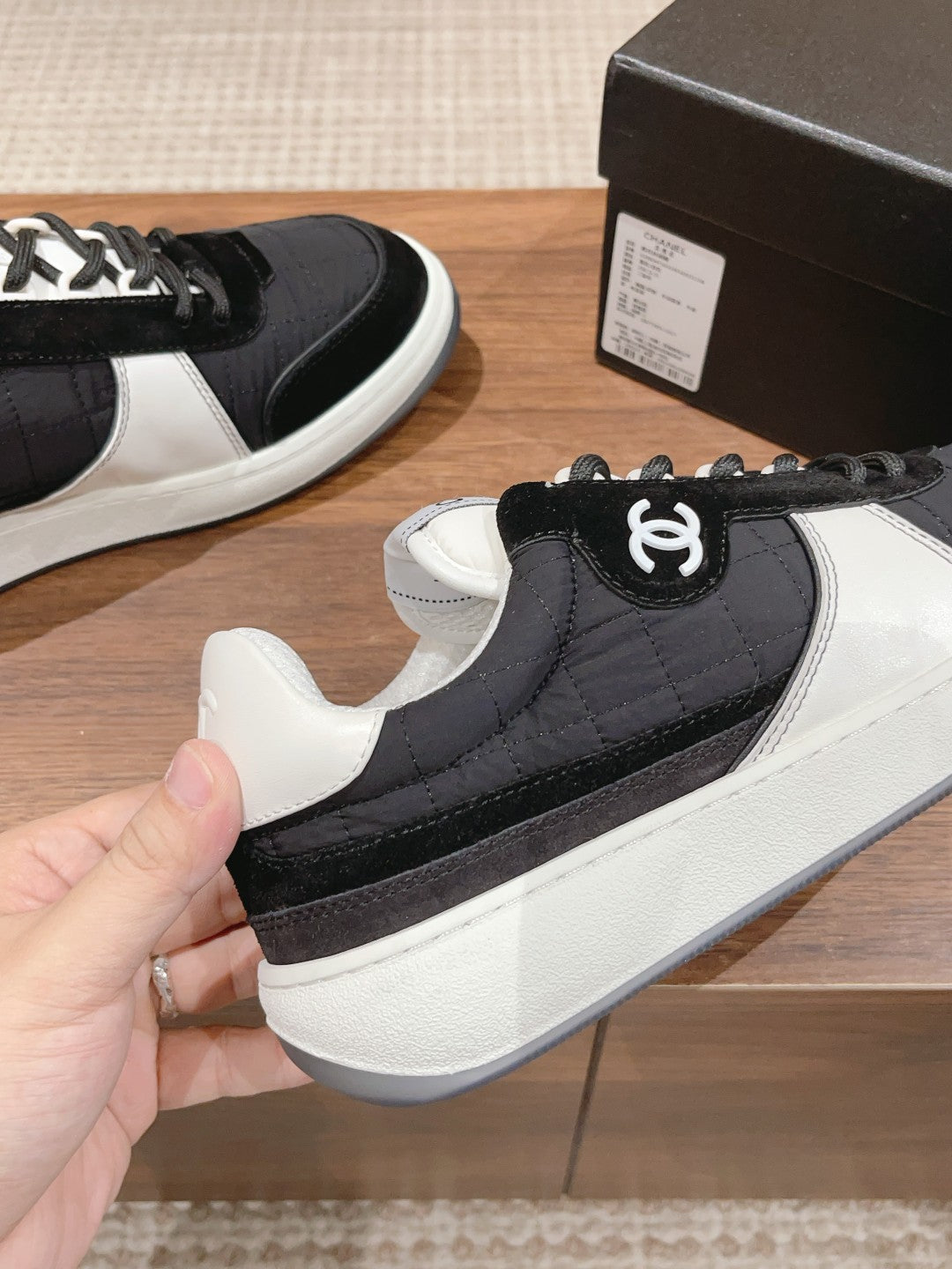 Luxury Shoes Chanel Unisex
