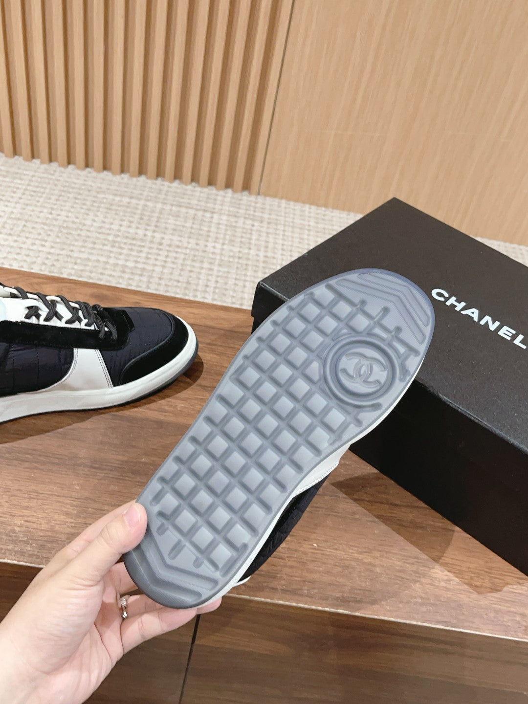 Luxury Shoes Chanel Unisex