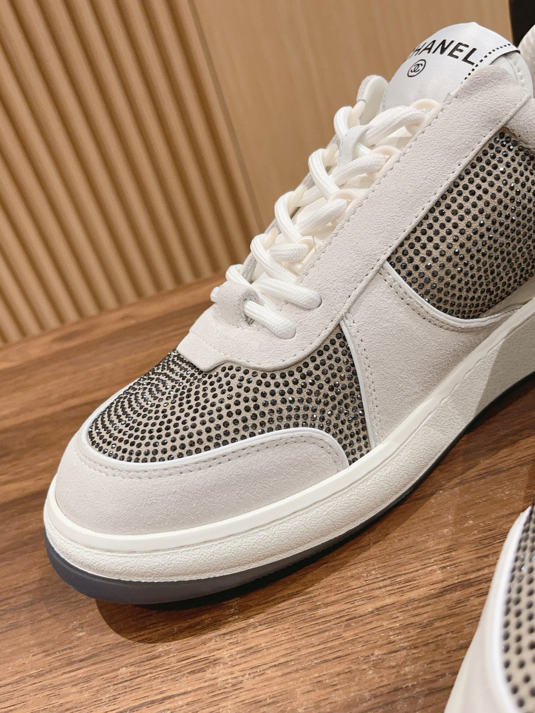 Luxury Shoes Chanel Unisex