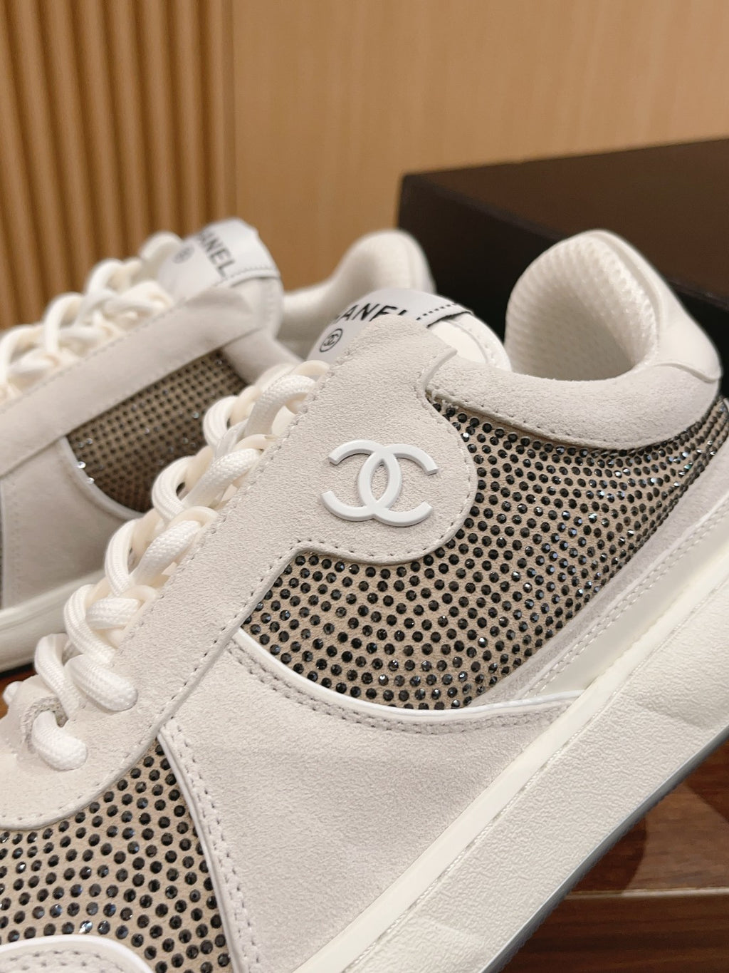 Luxury Shoes Chanel Unisex