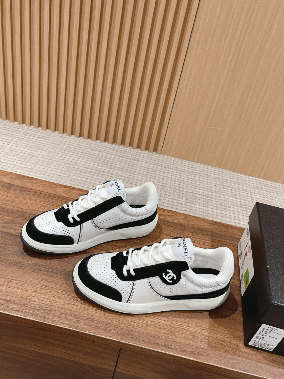 Luxury Shoes Chanel Unisex