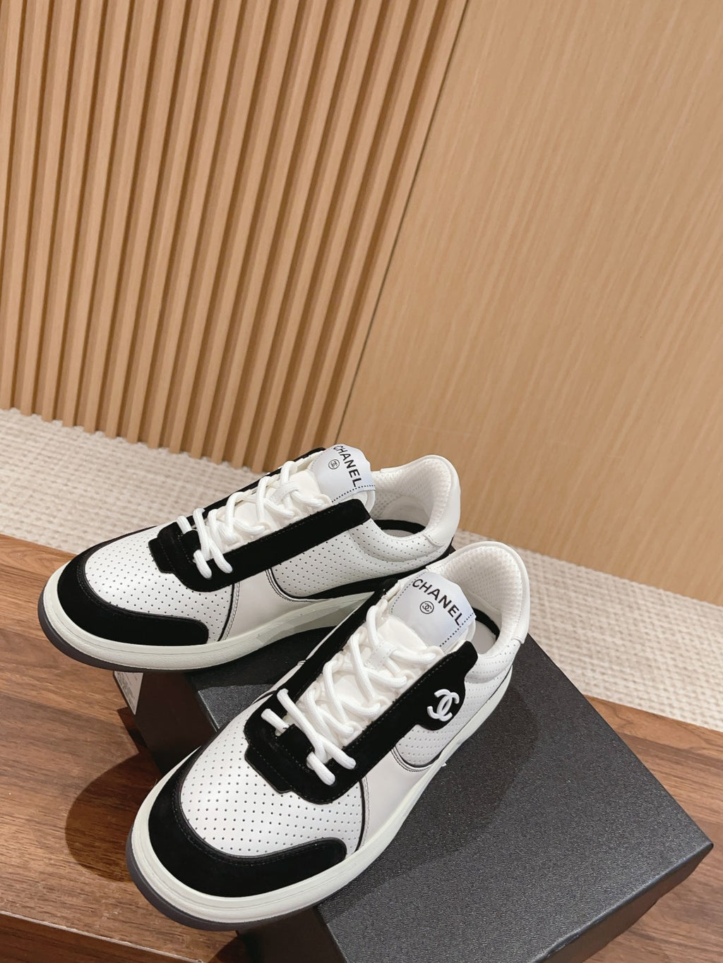 Luxury Shoes Chanel Unisex