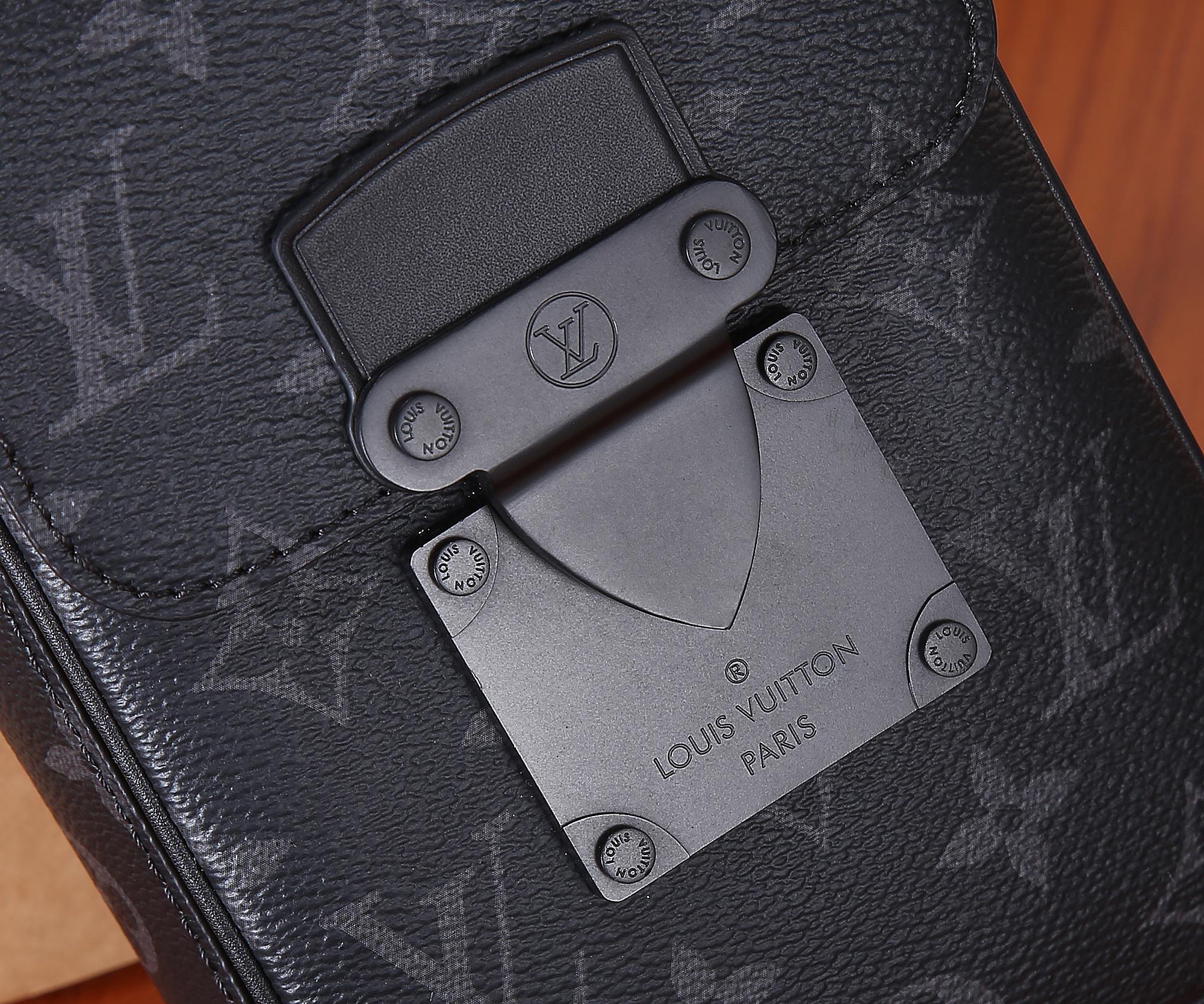 Bags Men Louis Vuitton