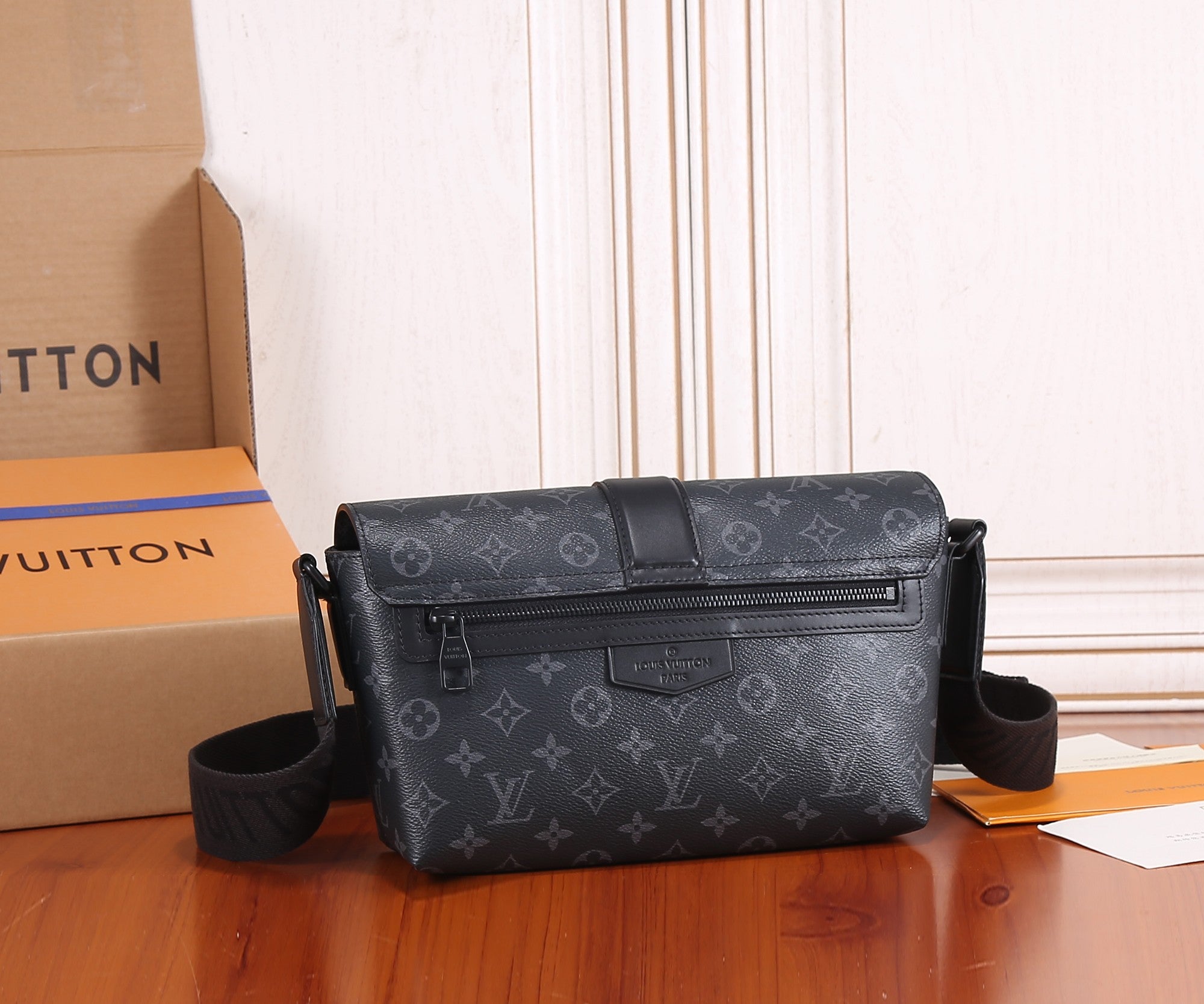 Bags Men Louis Vuitton