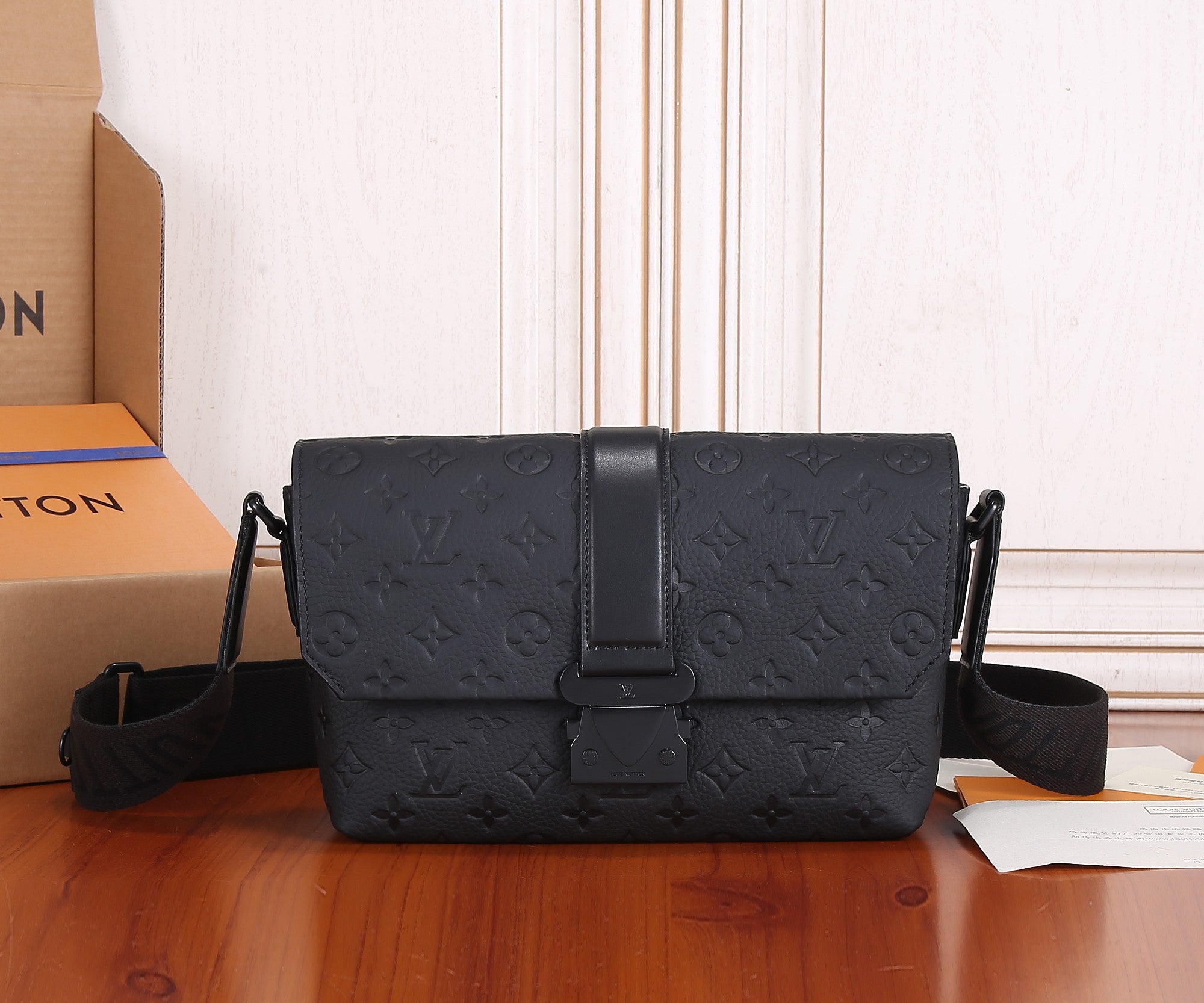 Bags Men Louis Vuitton