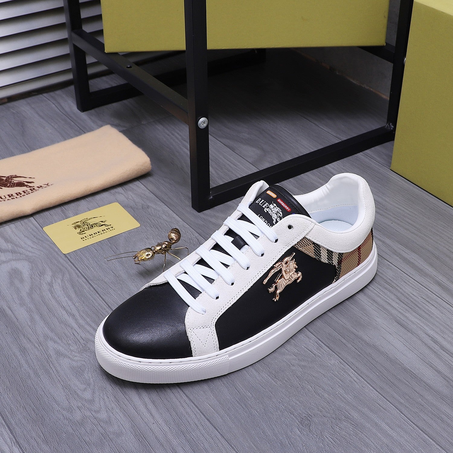 Luxury Shoes Burberry