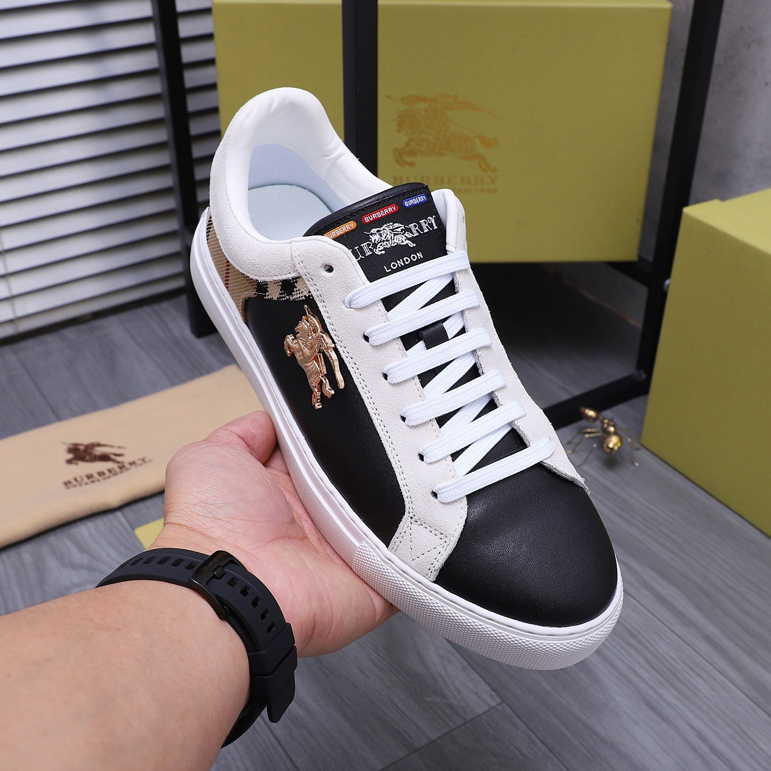 Luxury Shoes Burberry