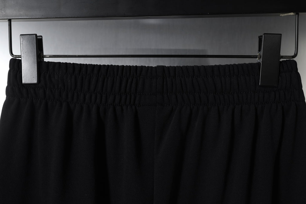 Black elastic waistband with gathered top edge