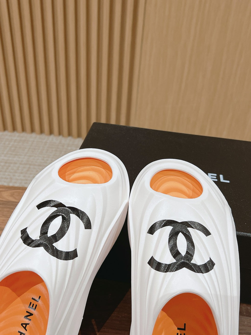 Luxury Shoes Chanel Unisex