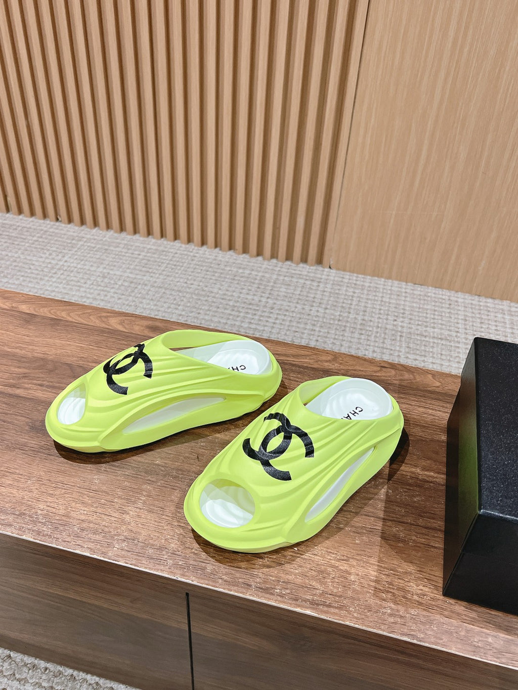 Luxury Shoes Chanel Unisex