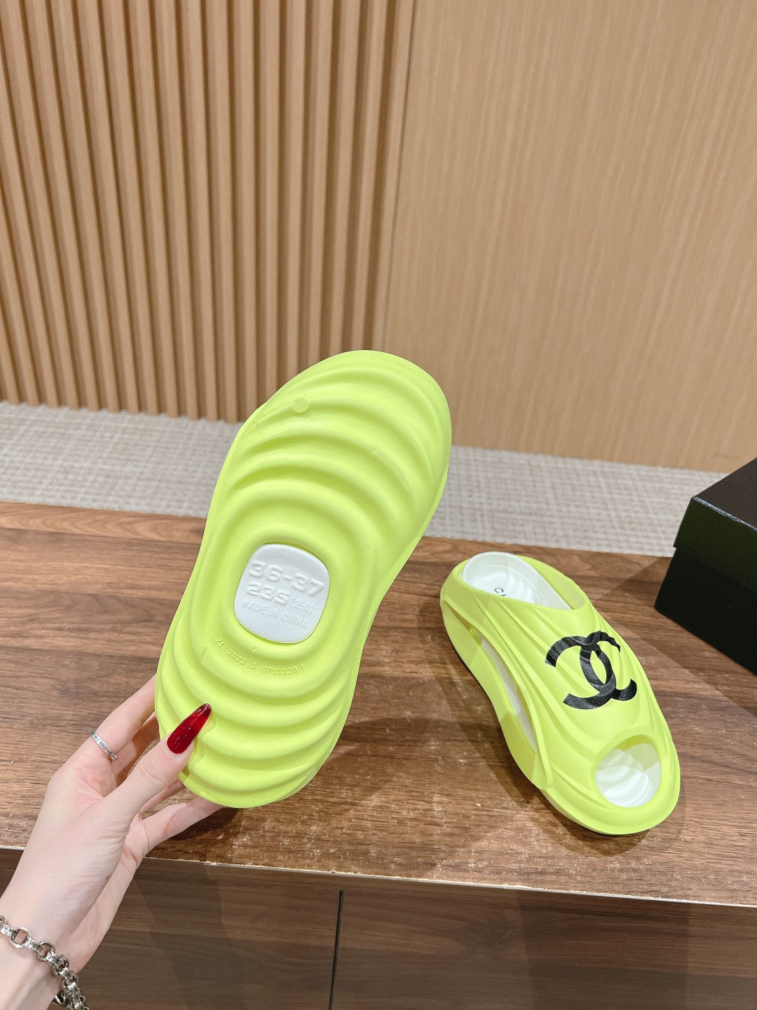 Luxury Shoes Chanel Unisex