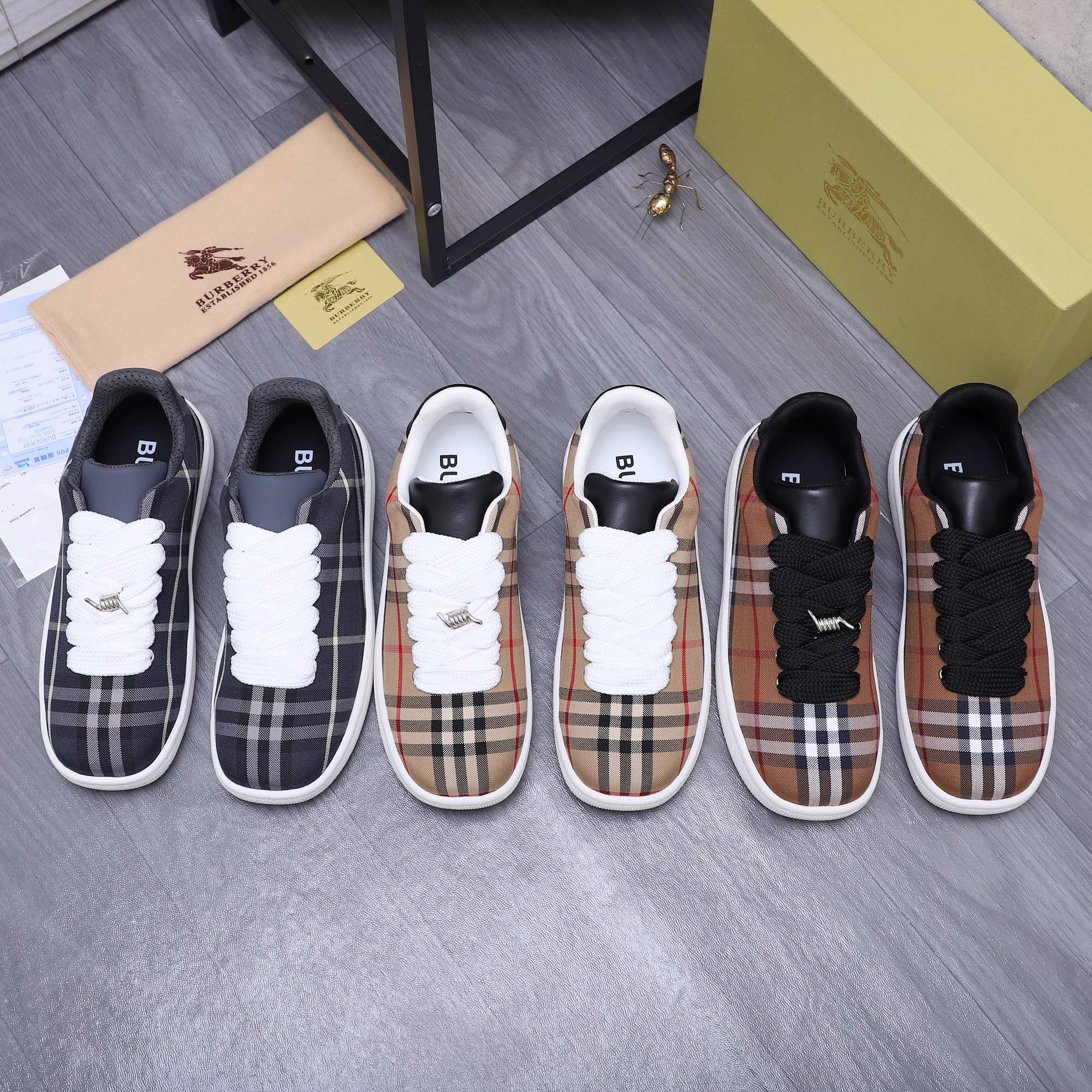 Luxury Shoes Burberry