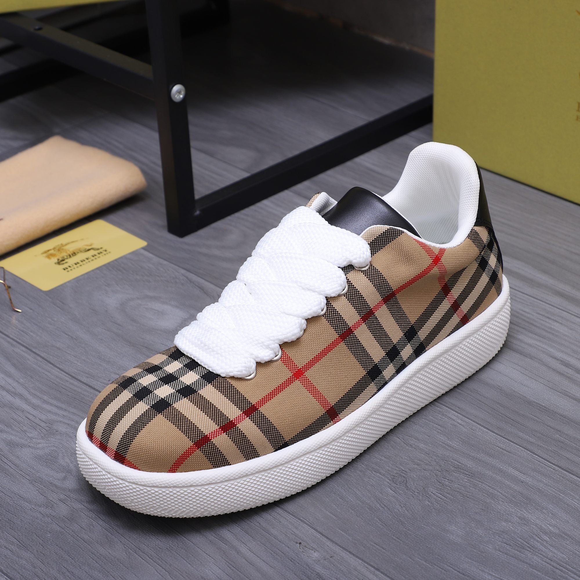 Luxury Shoes Burberry