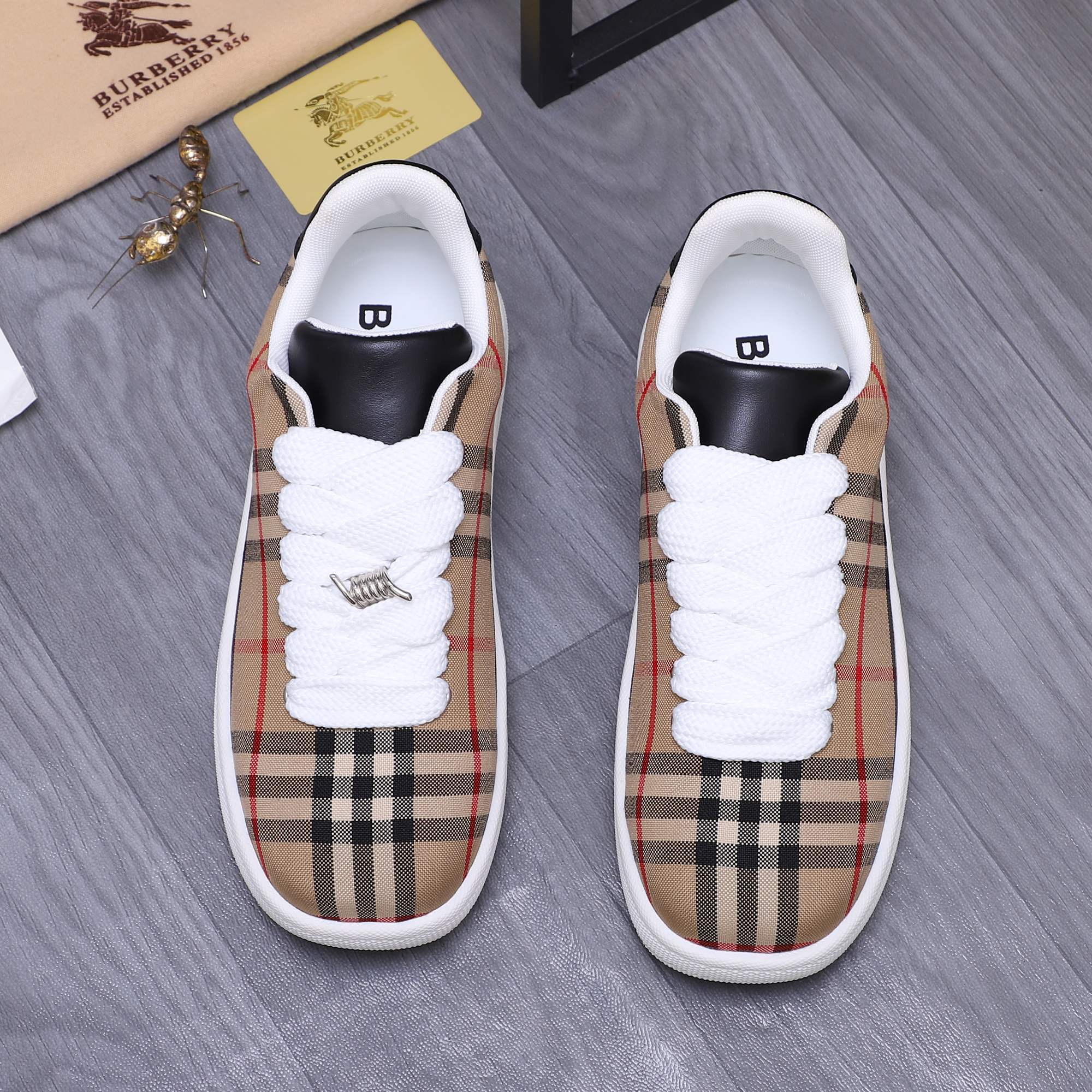 Luxury Shoes Burberry