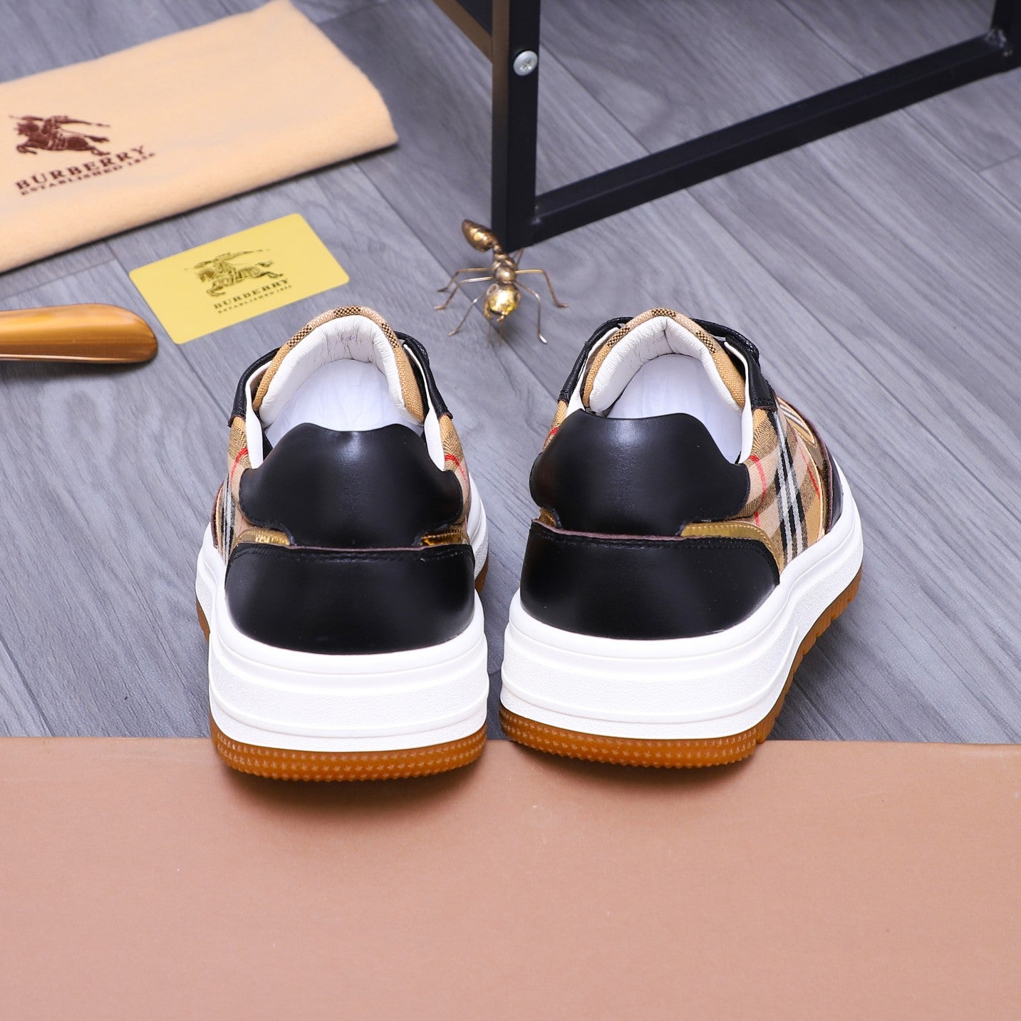 Luxury Shoes Burberry