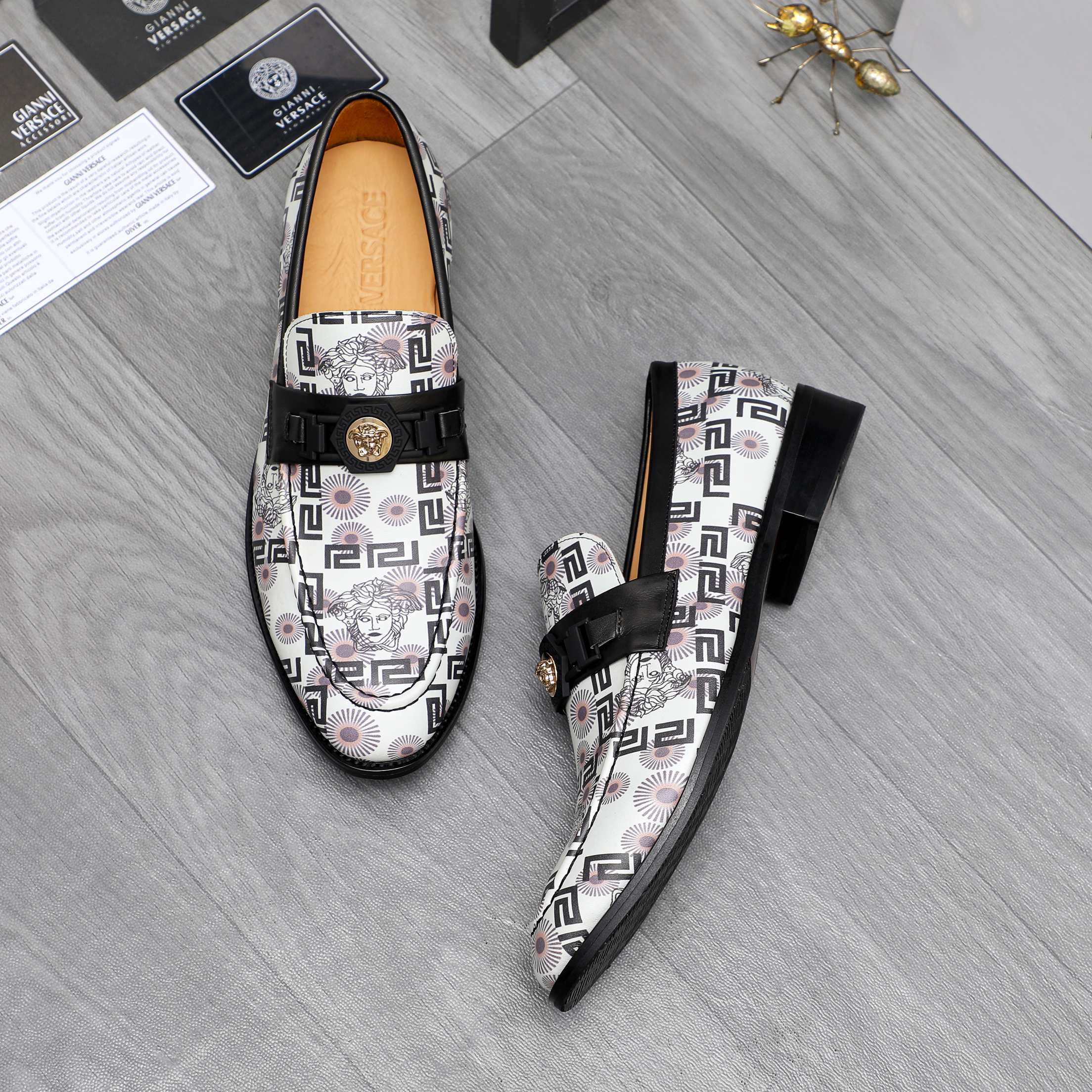 Luxury Shoes Versace