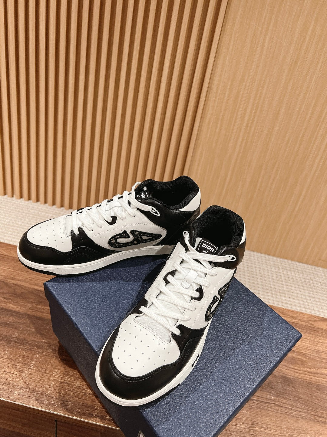 Luxury Shoes Dior Unisex