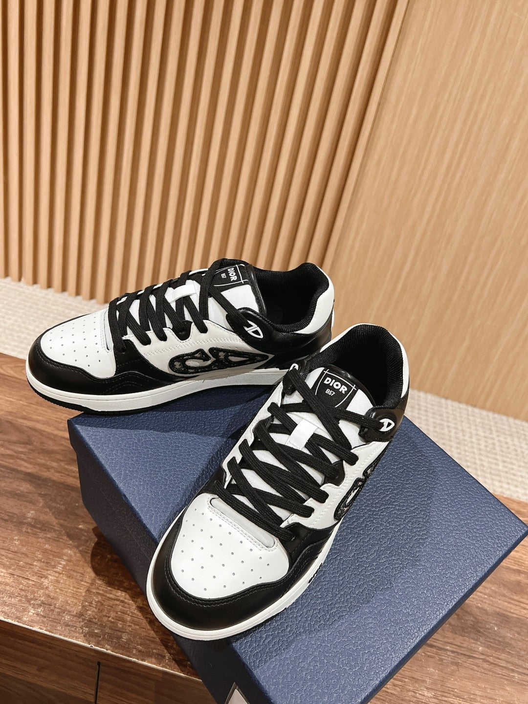 Luxury Shoes Dior Unisex