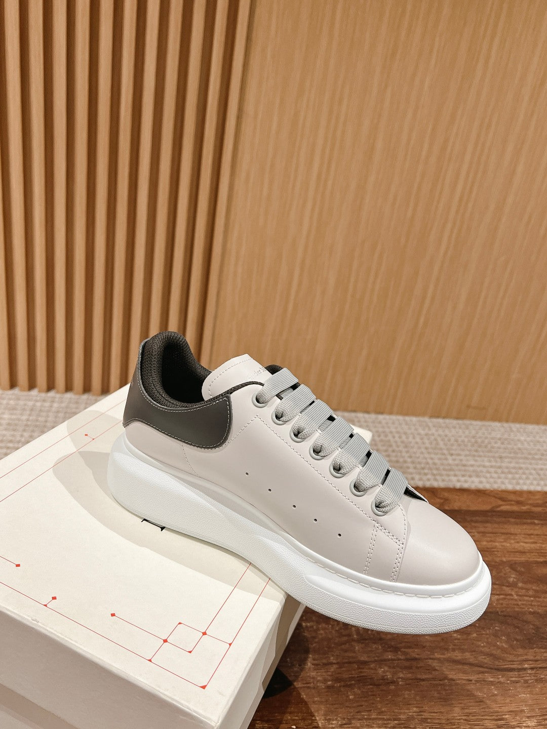 Luxury Shoes Alexander McQueen