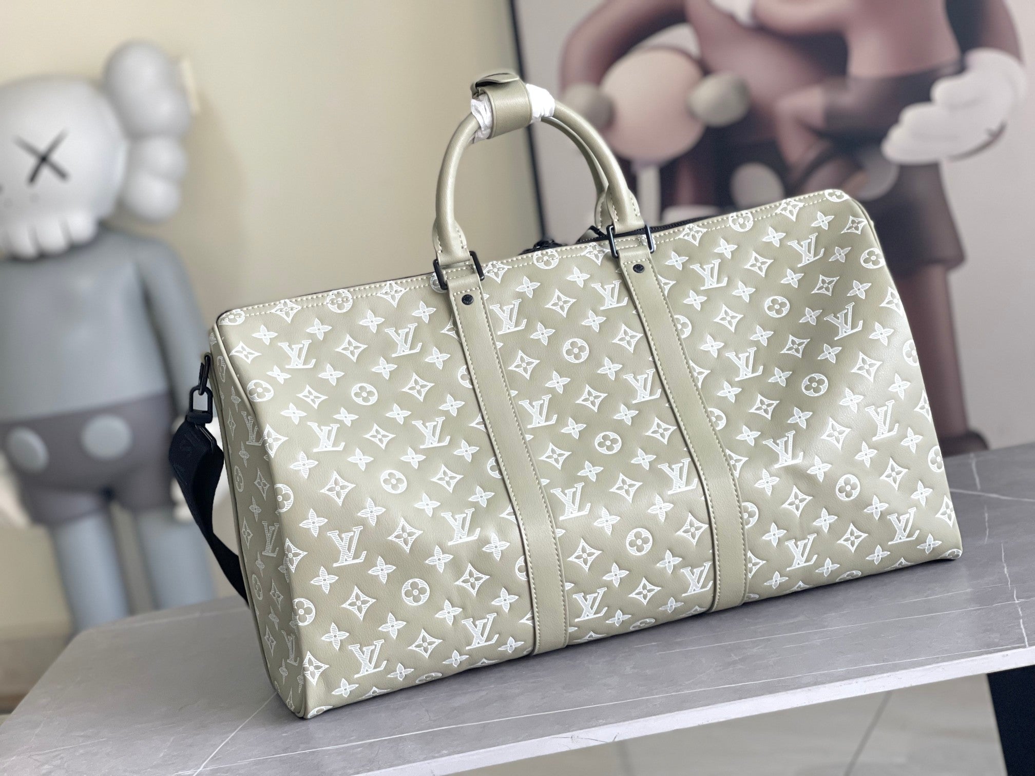 Men's Louis Vuitton monogram duffel bag with shoulder strap, light beige