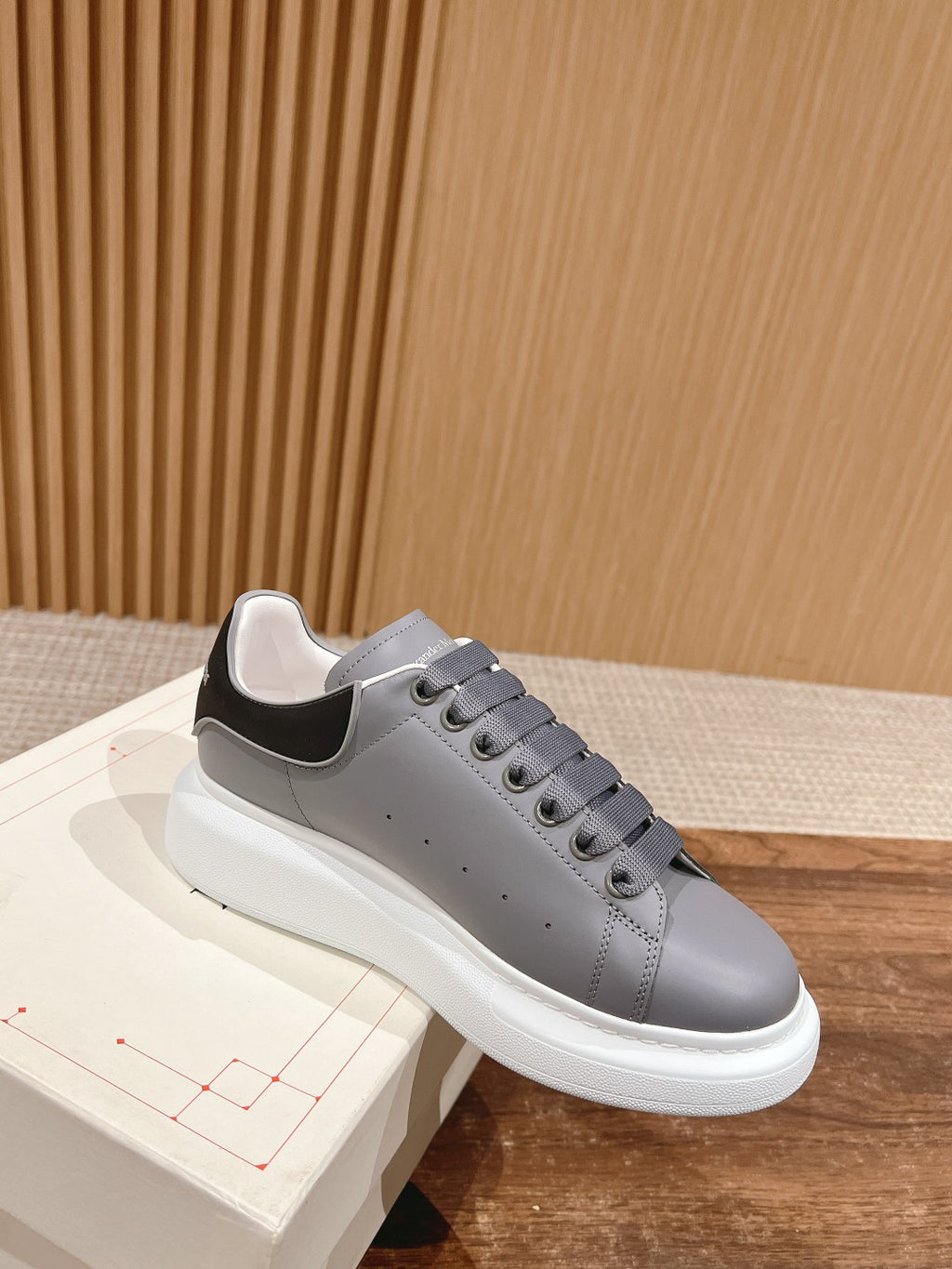 Luxury Shoes Alexander McQueen