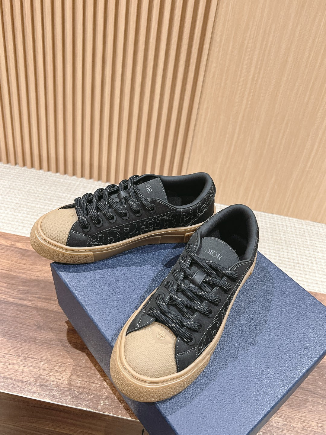 Luxury Shoes Dior Unisex