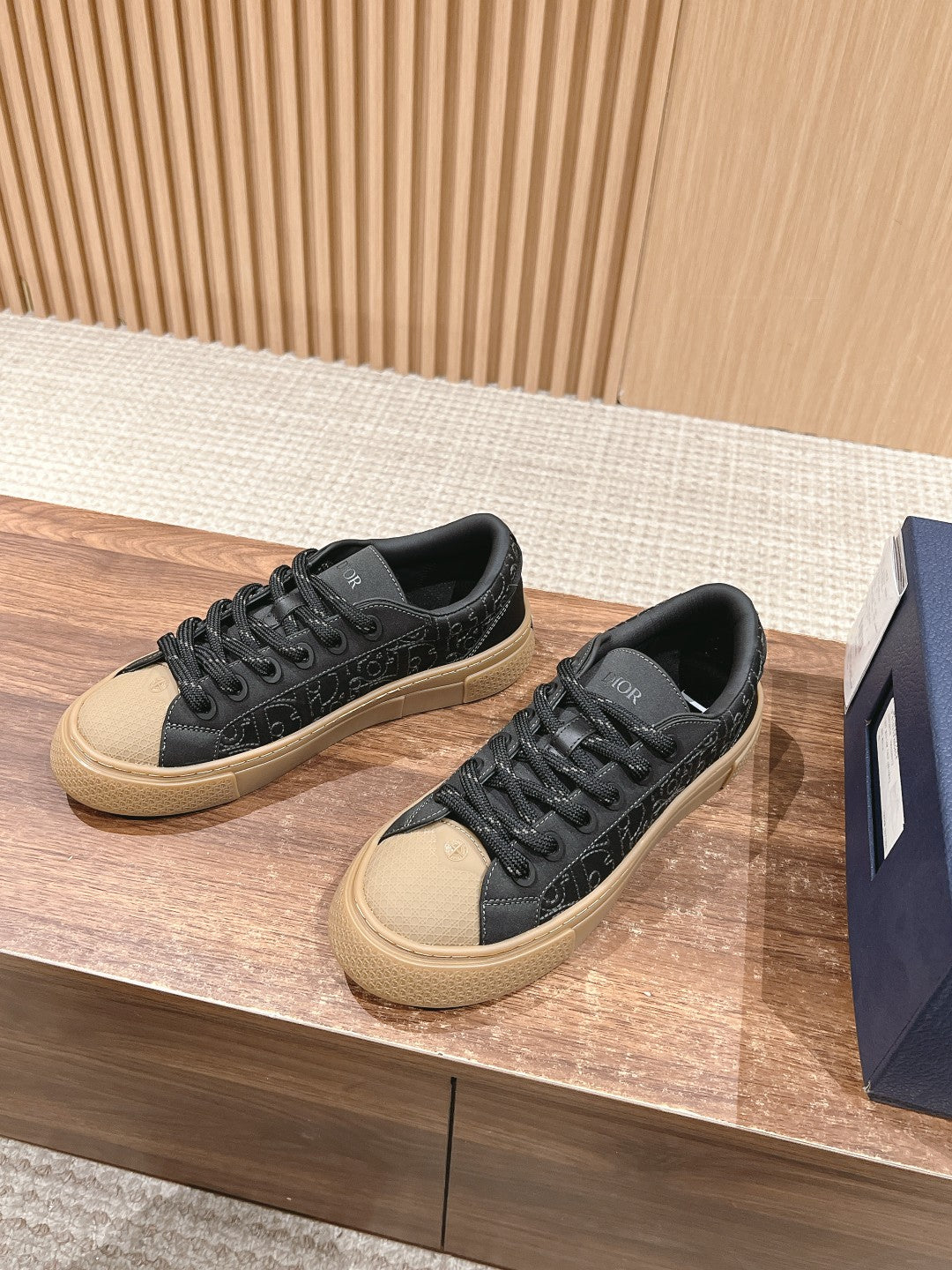 Luxury Shoes Dior Unisex