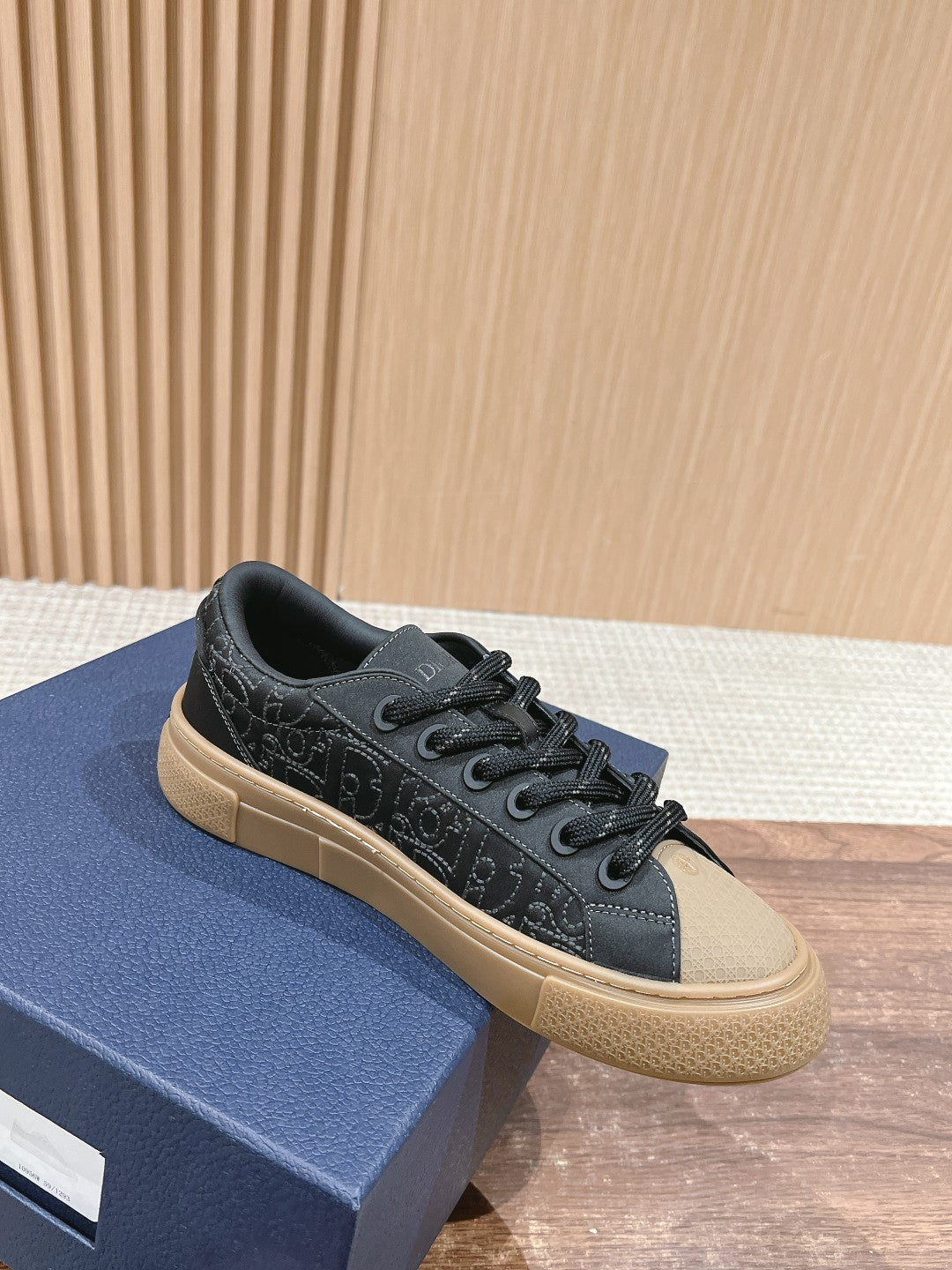 Luxury Shoes Dior Unisex